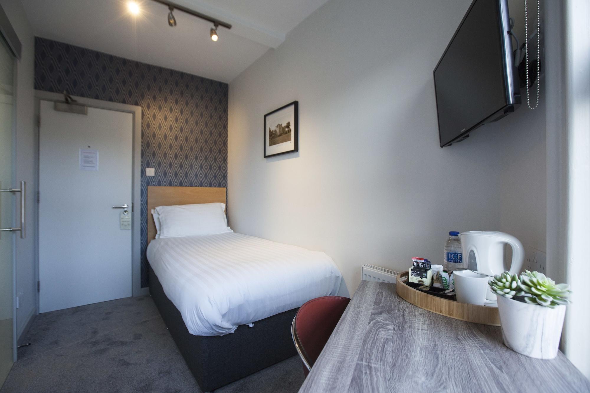 Asperion Hotel Guildford Exterior photo